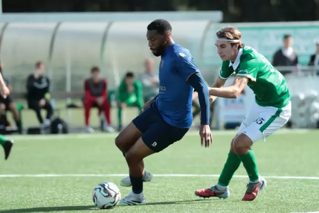Foto 13 van 33